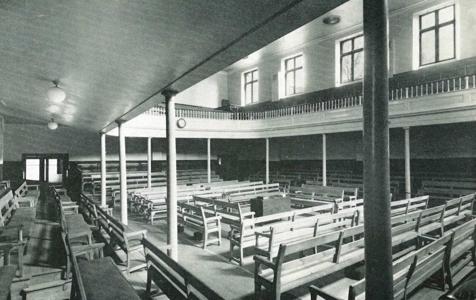 Main meeting room of Clifford Street Friends Meeting House